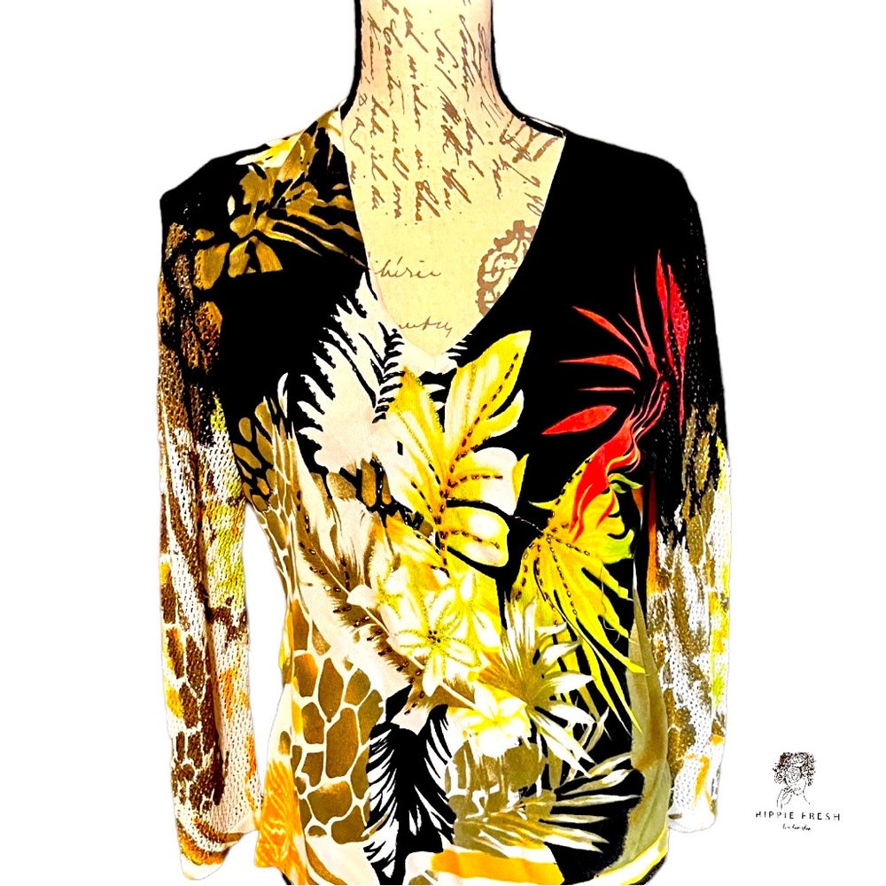 NYGARD COLLECTION BEADED FLORAL V-NECK STRETCH TOP